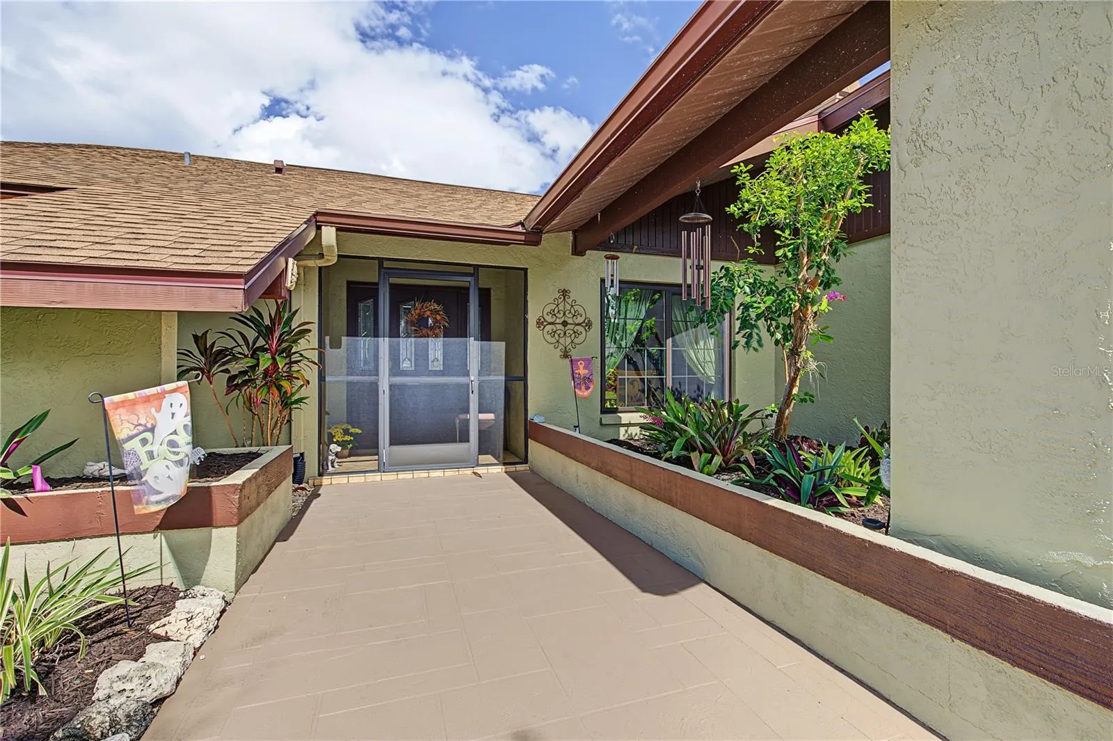 7121 TWIN EAGLE LN