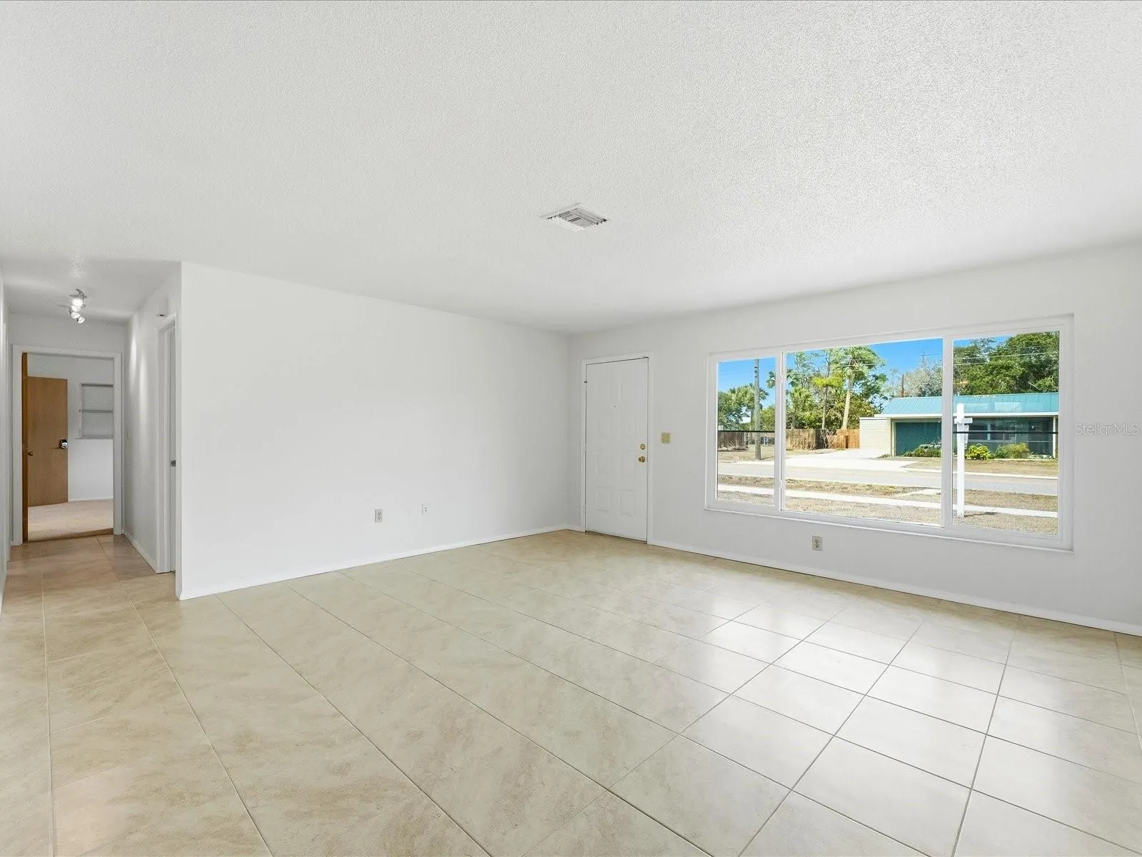 21029 PEACHLAND BLVD