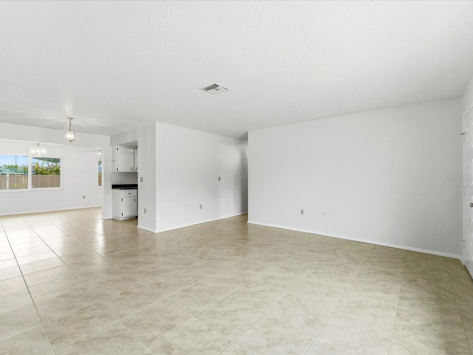 21029 PEACHLAND BLVD
