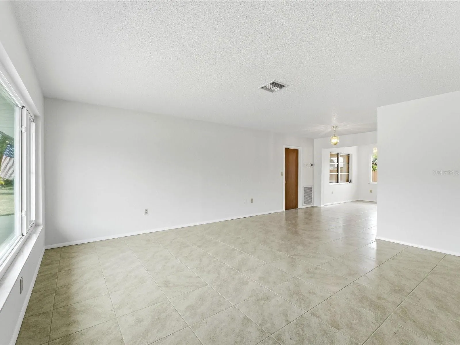 21029 PEACHLAND BLVD