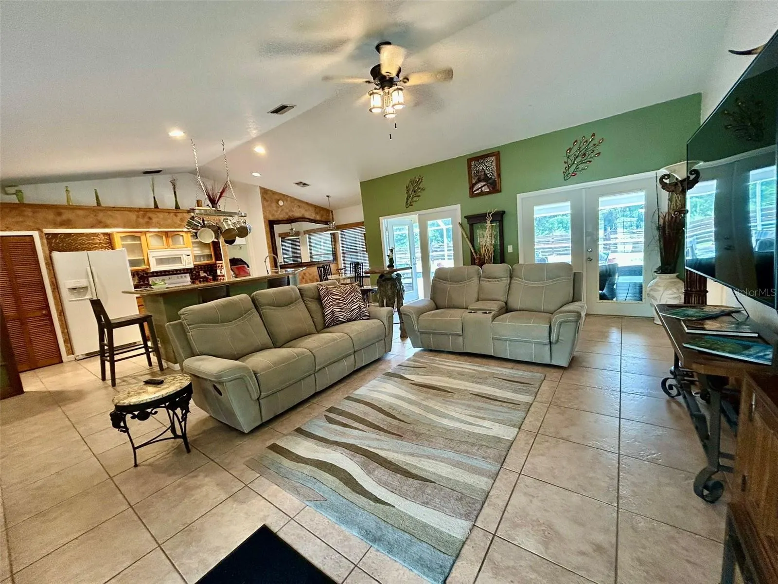 1801 BANANA ST