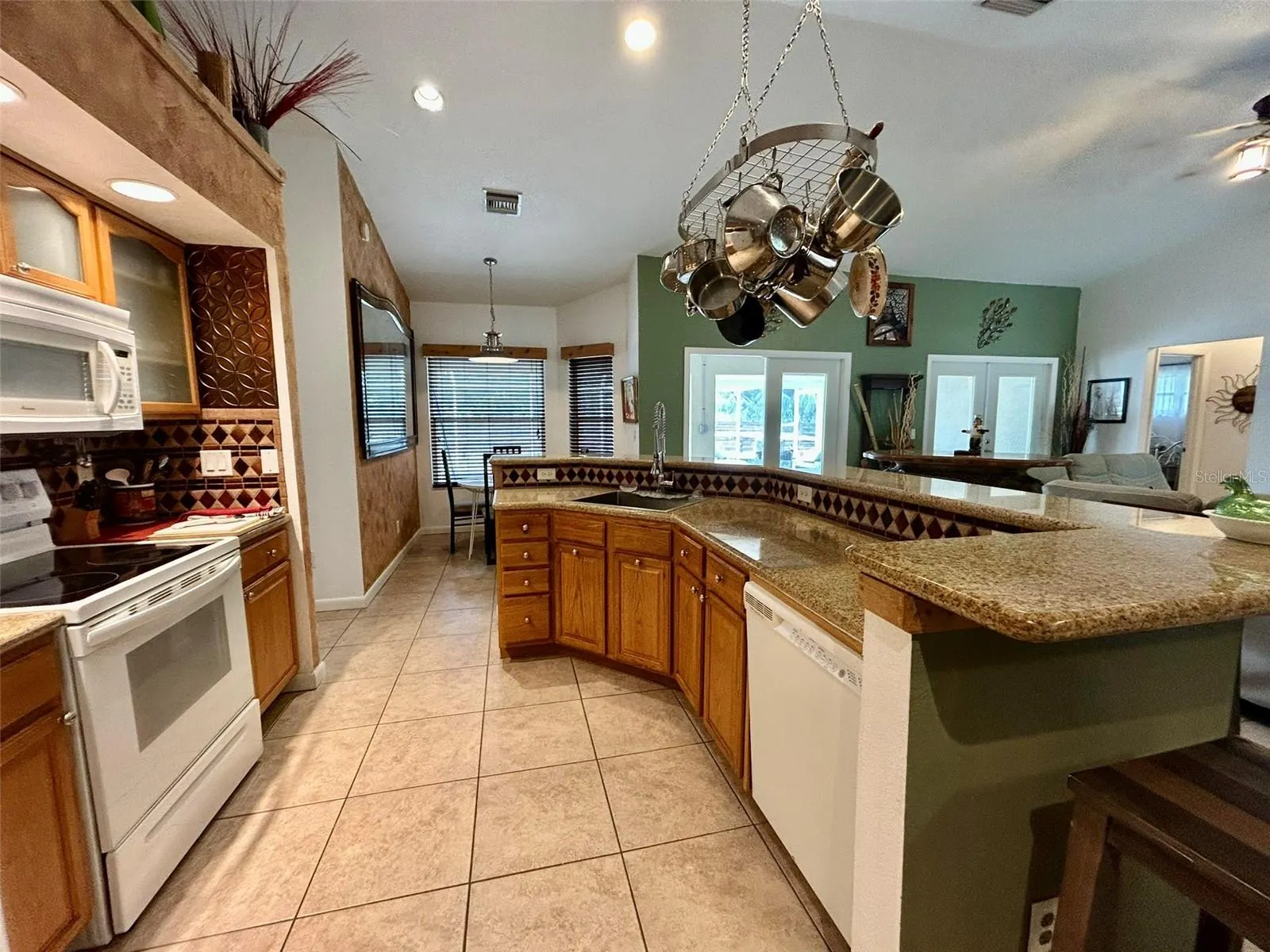1801 BANANA ST