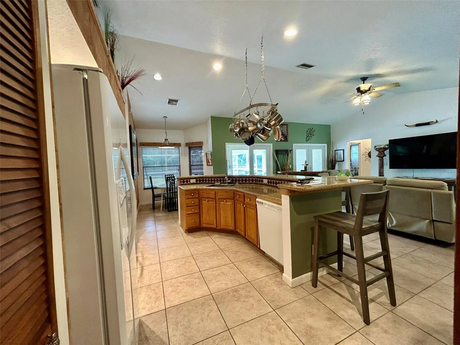 1801 BANANA ST