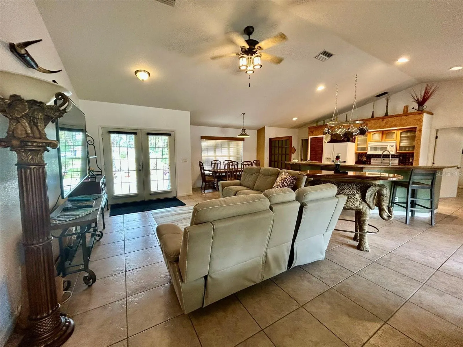 1801 BANANA ST