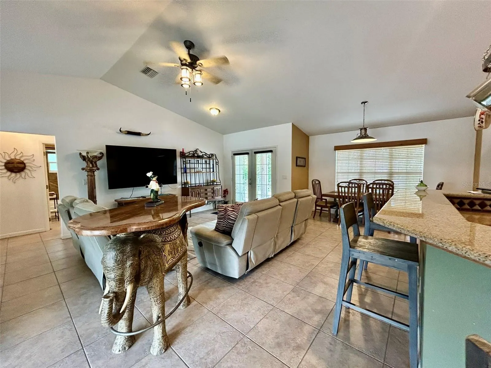 1801 BANANA ST