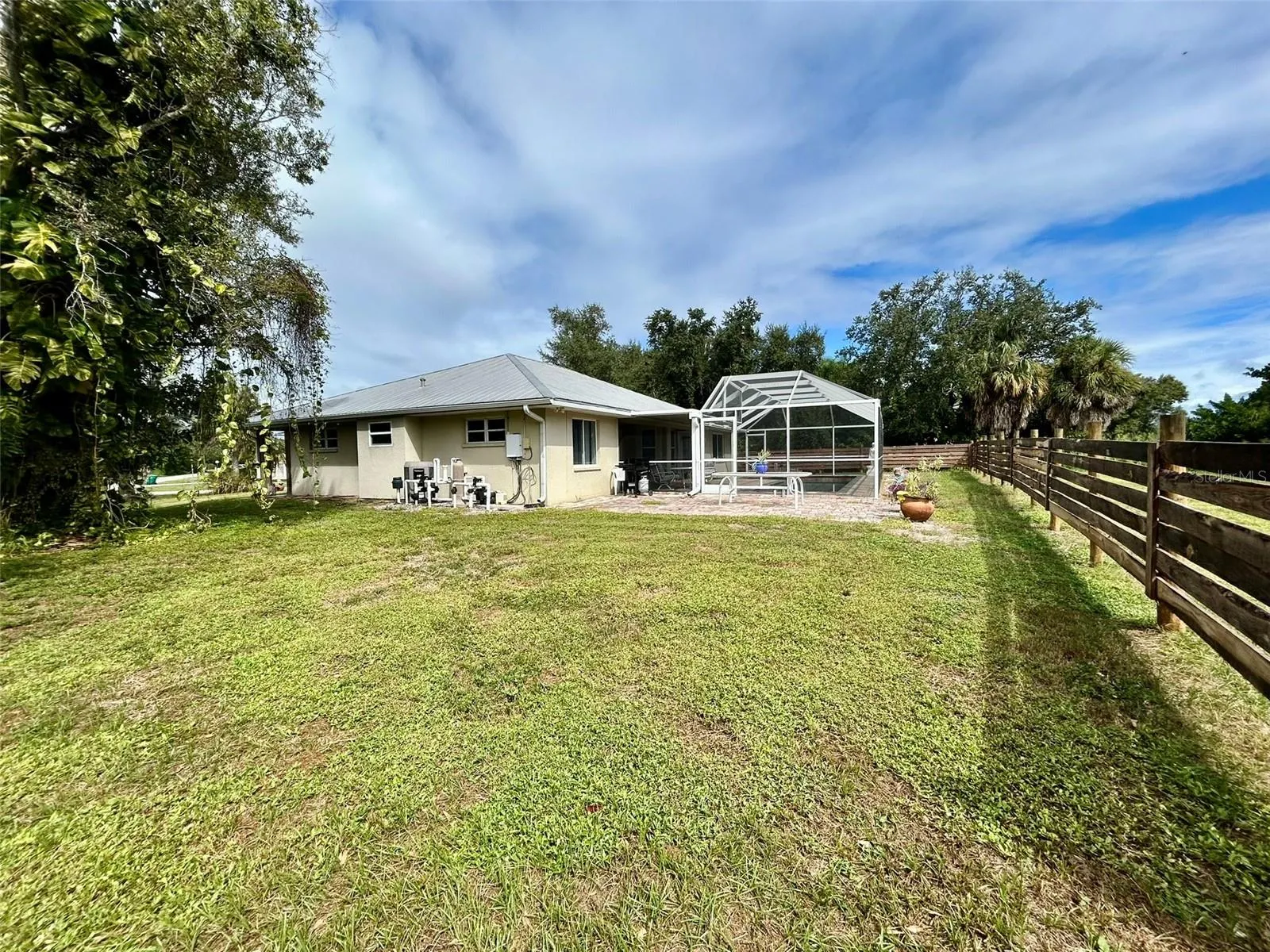 1801 BANANA ST