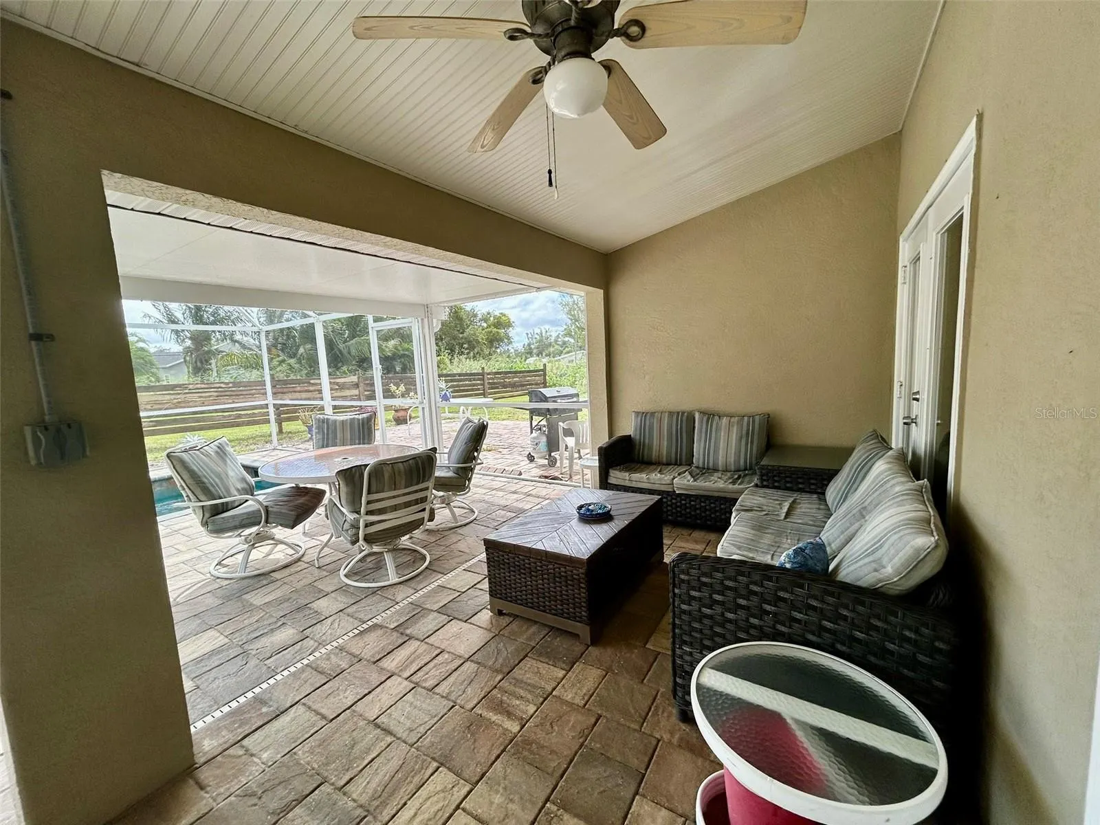 1801 BANANA ST