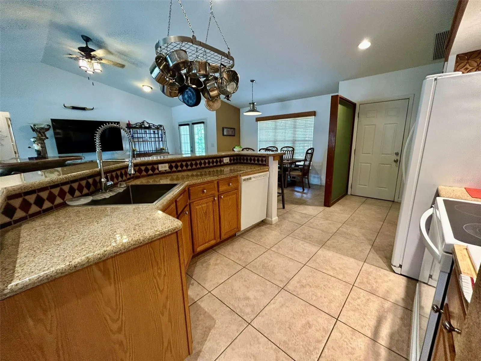 1801 BANANA ST