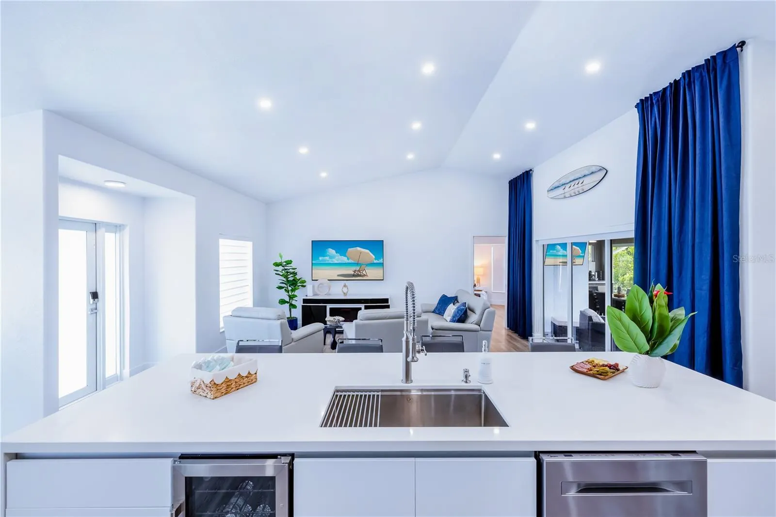 200 DOLPHIN PKWY