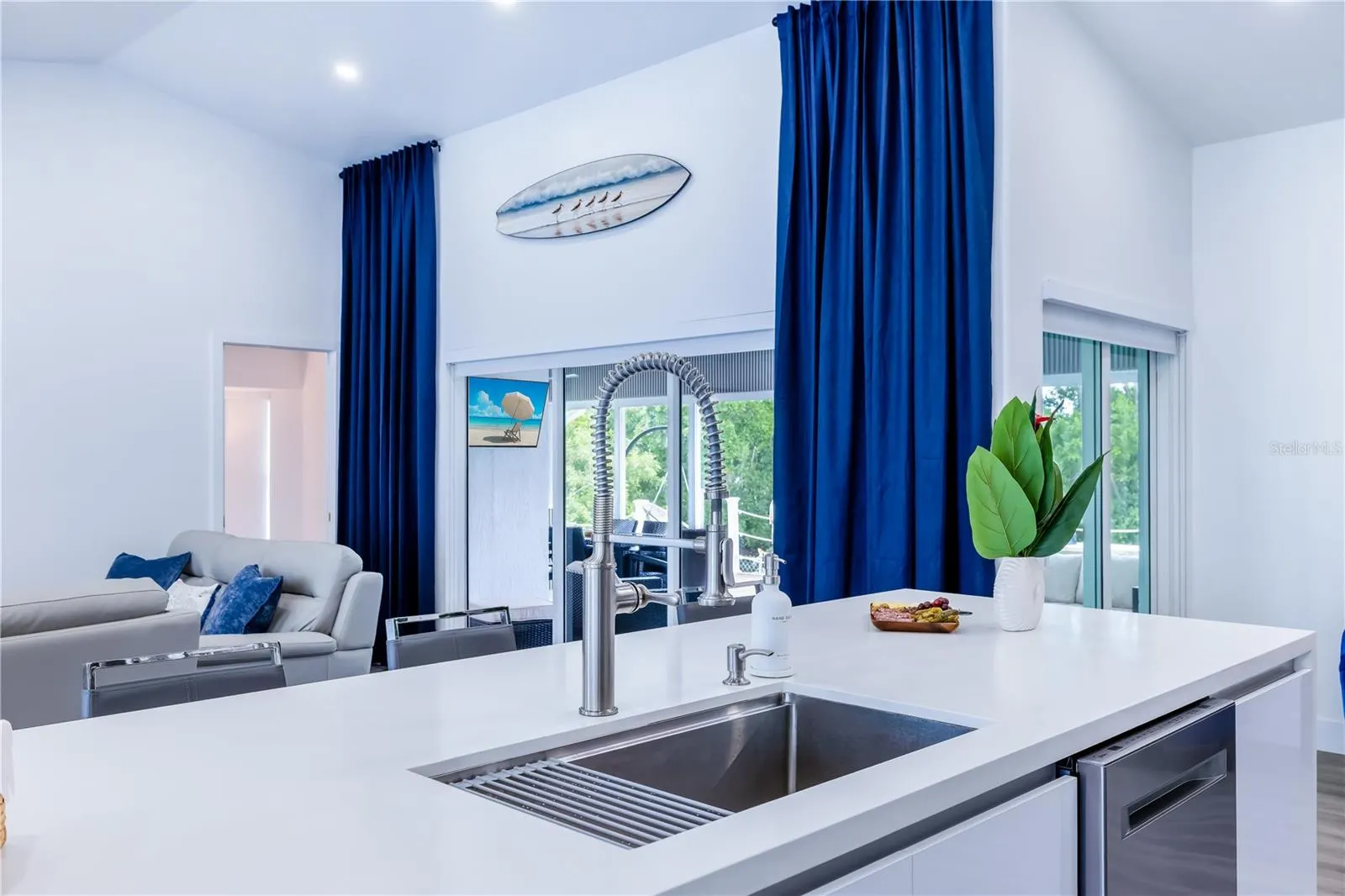 200 DOLPHIN PKWY