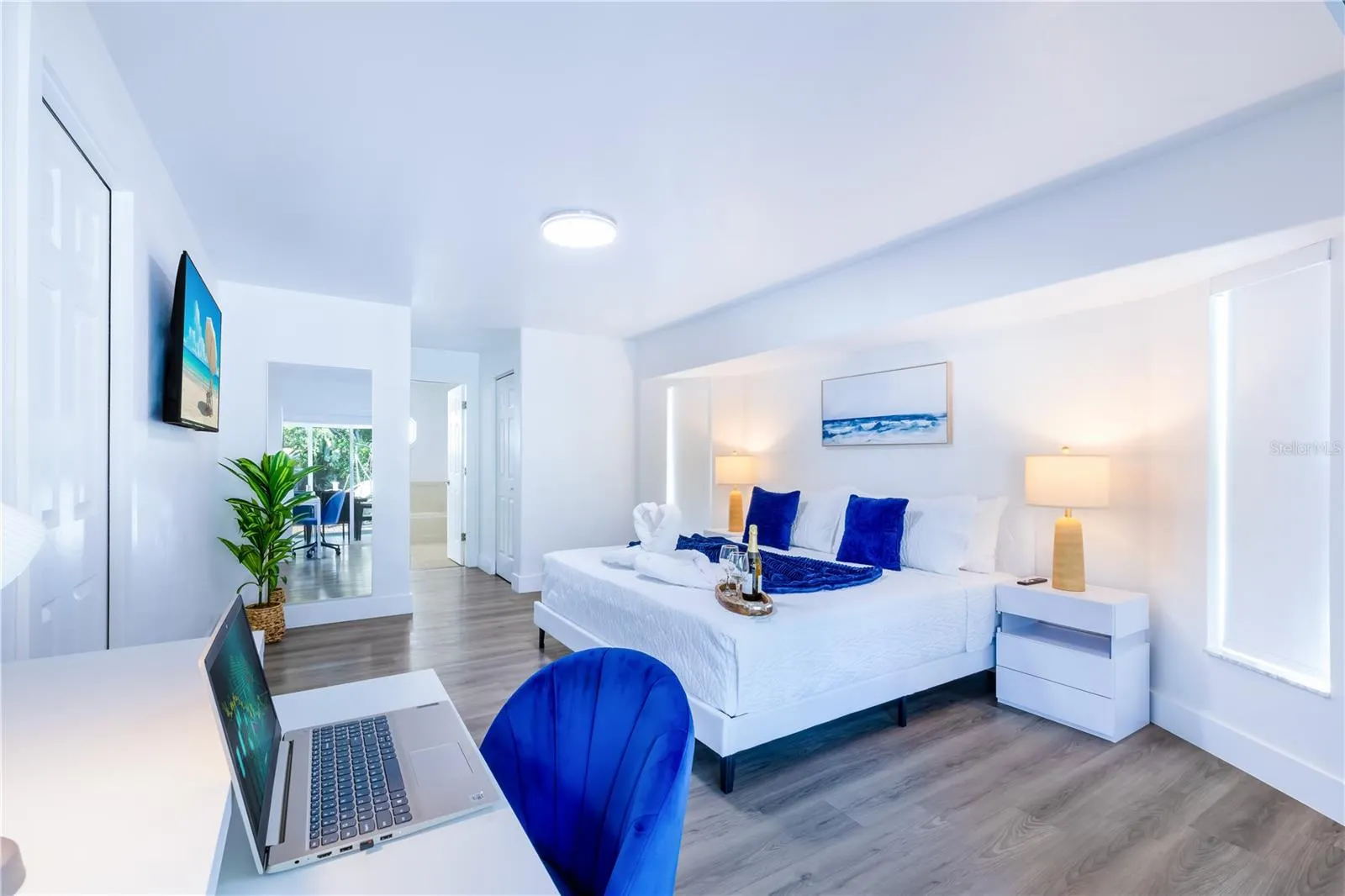 200 DOLPHIN PKWY
