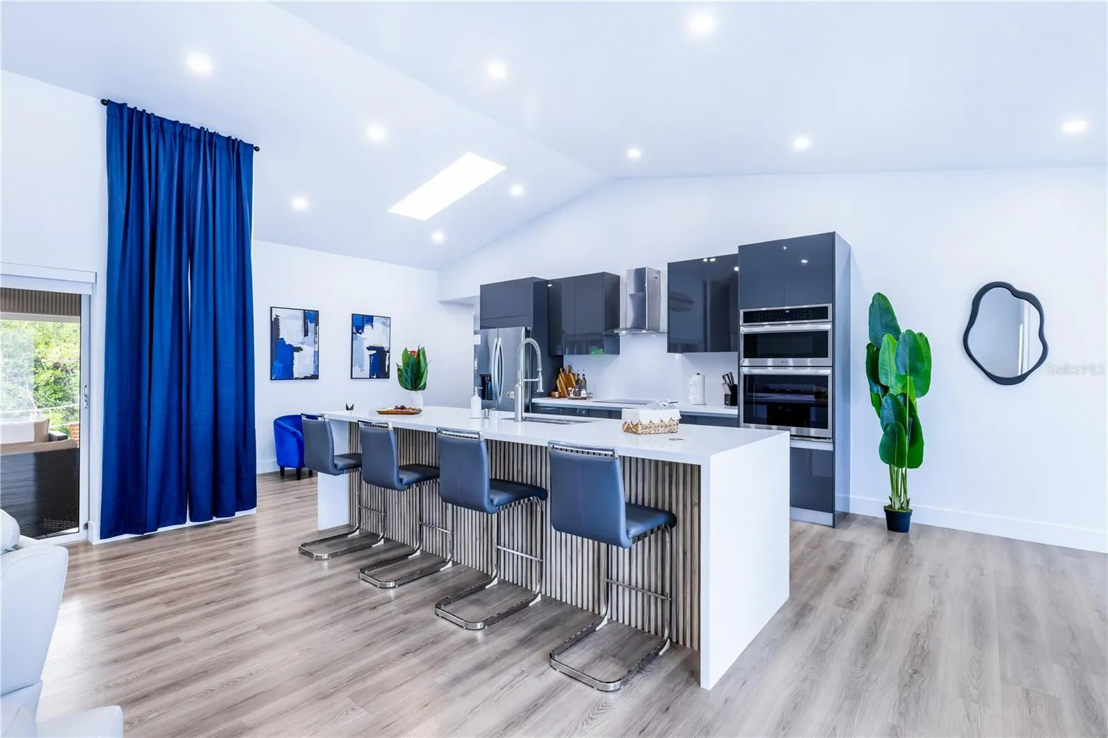 200 DOLPHIN PKWY
