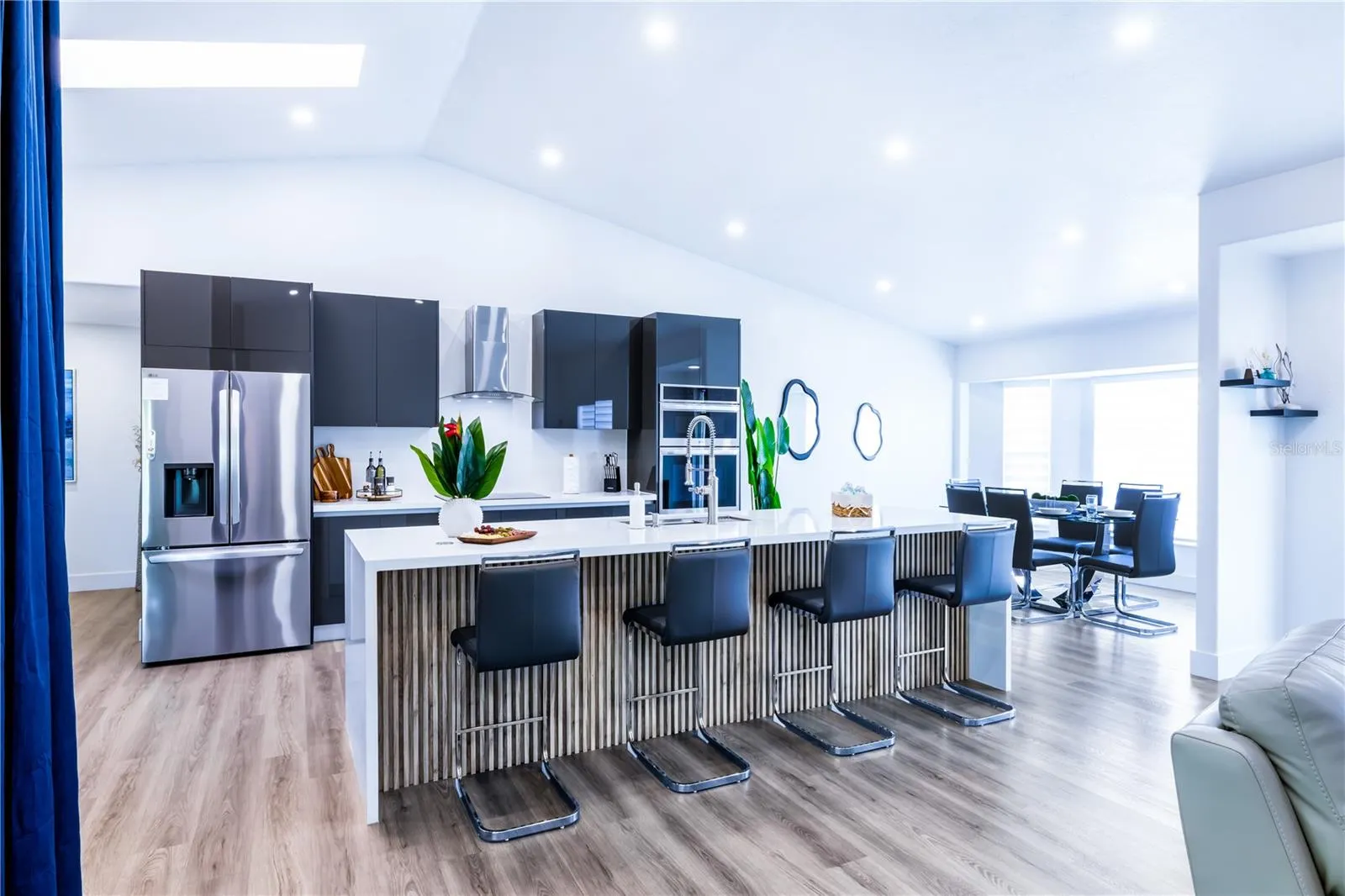 200 DOLPHIN PKWY