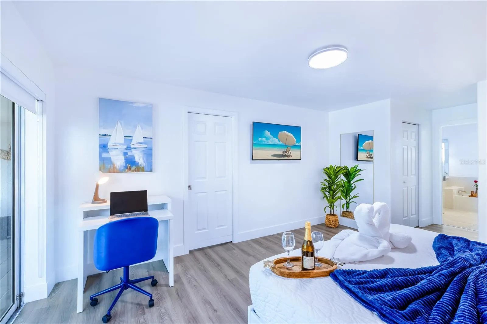 200 DOLPHIN PKWY