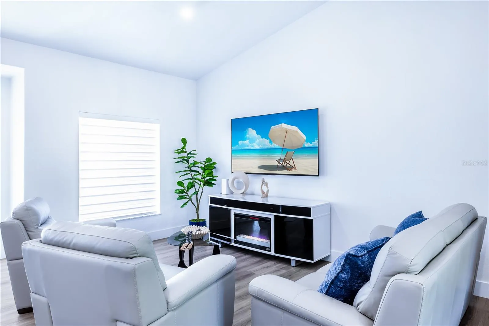 200 DOLPHIN PKWY