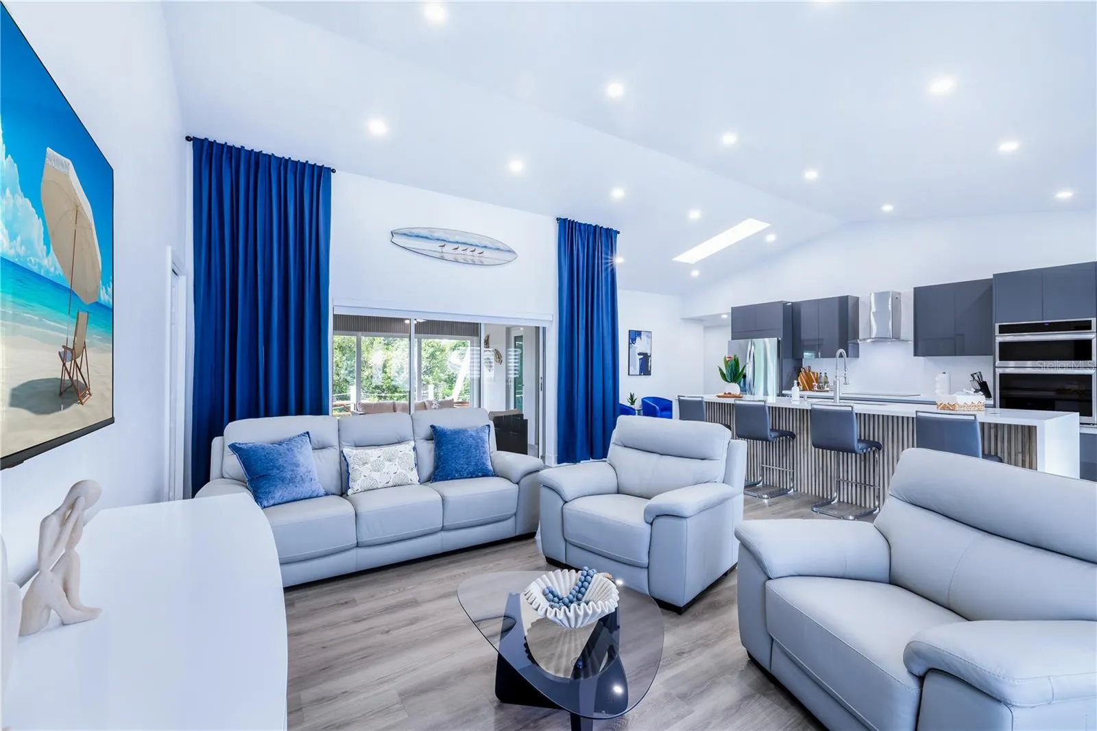 200 DOLPHIN PKWY