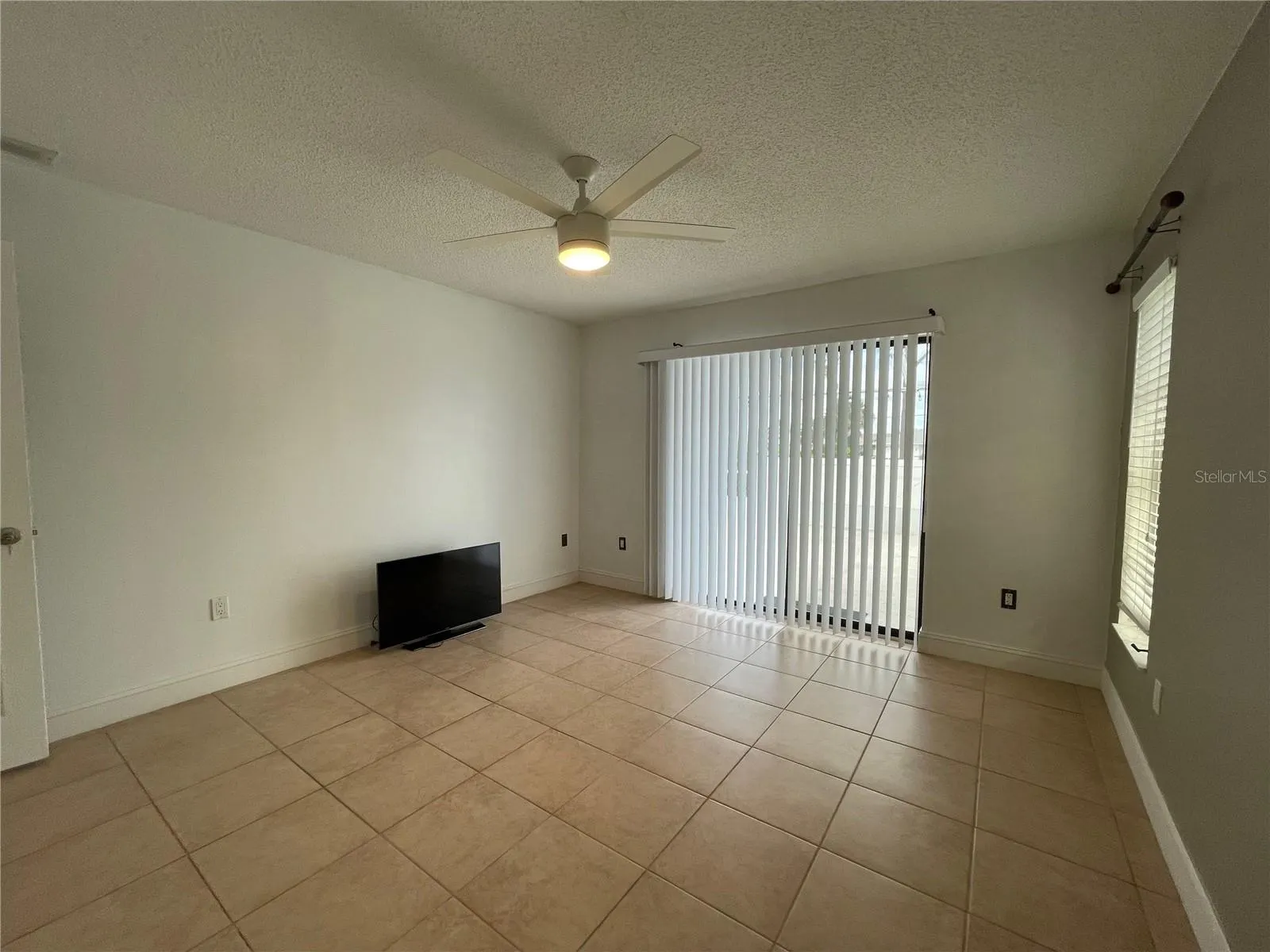 215 MARK TWAIN LN