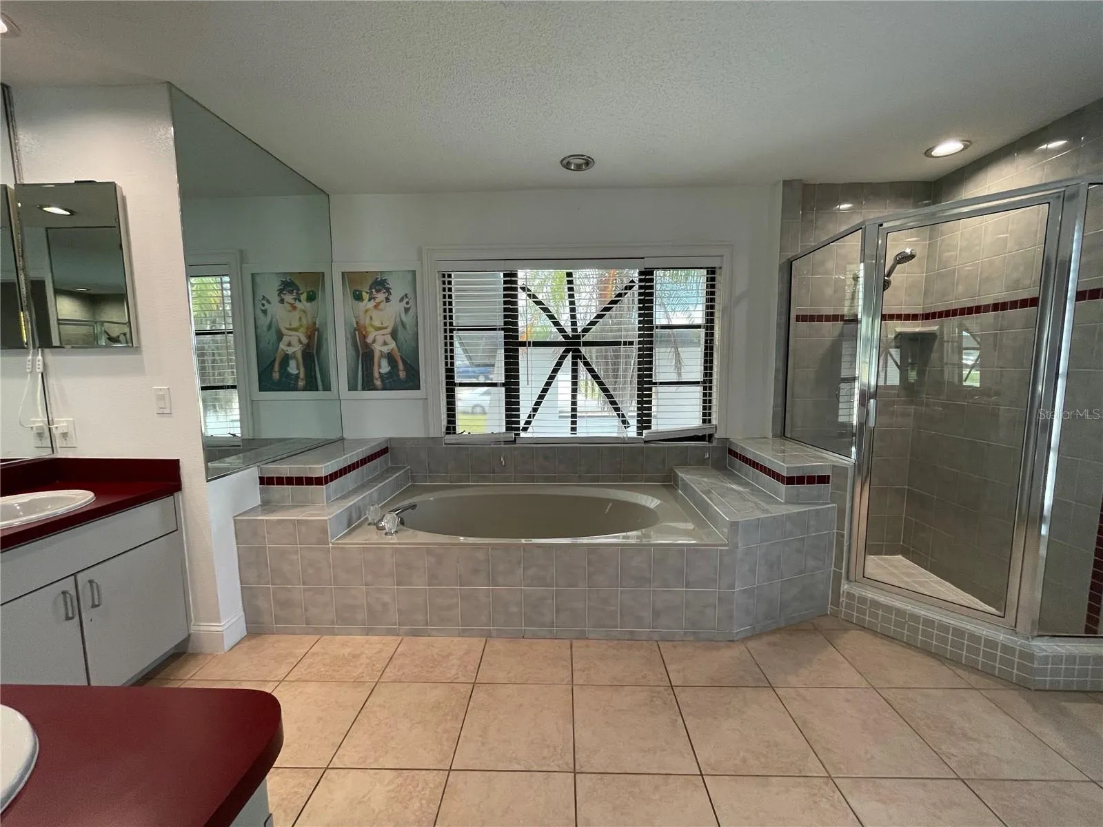 215 MARK TWAIN LN