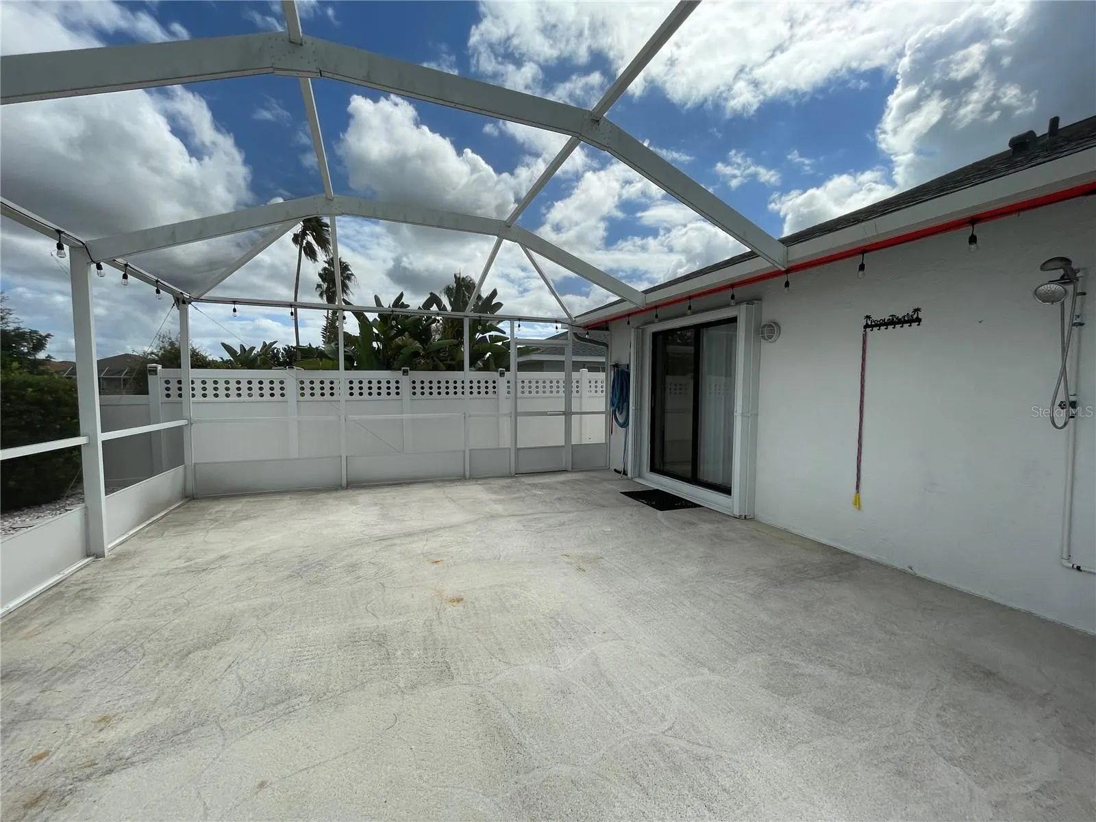 215 MARK TWAIN LN