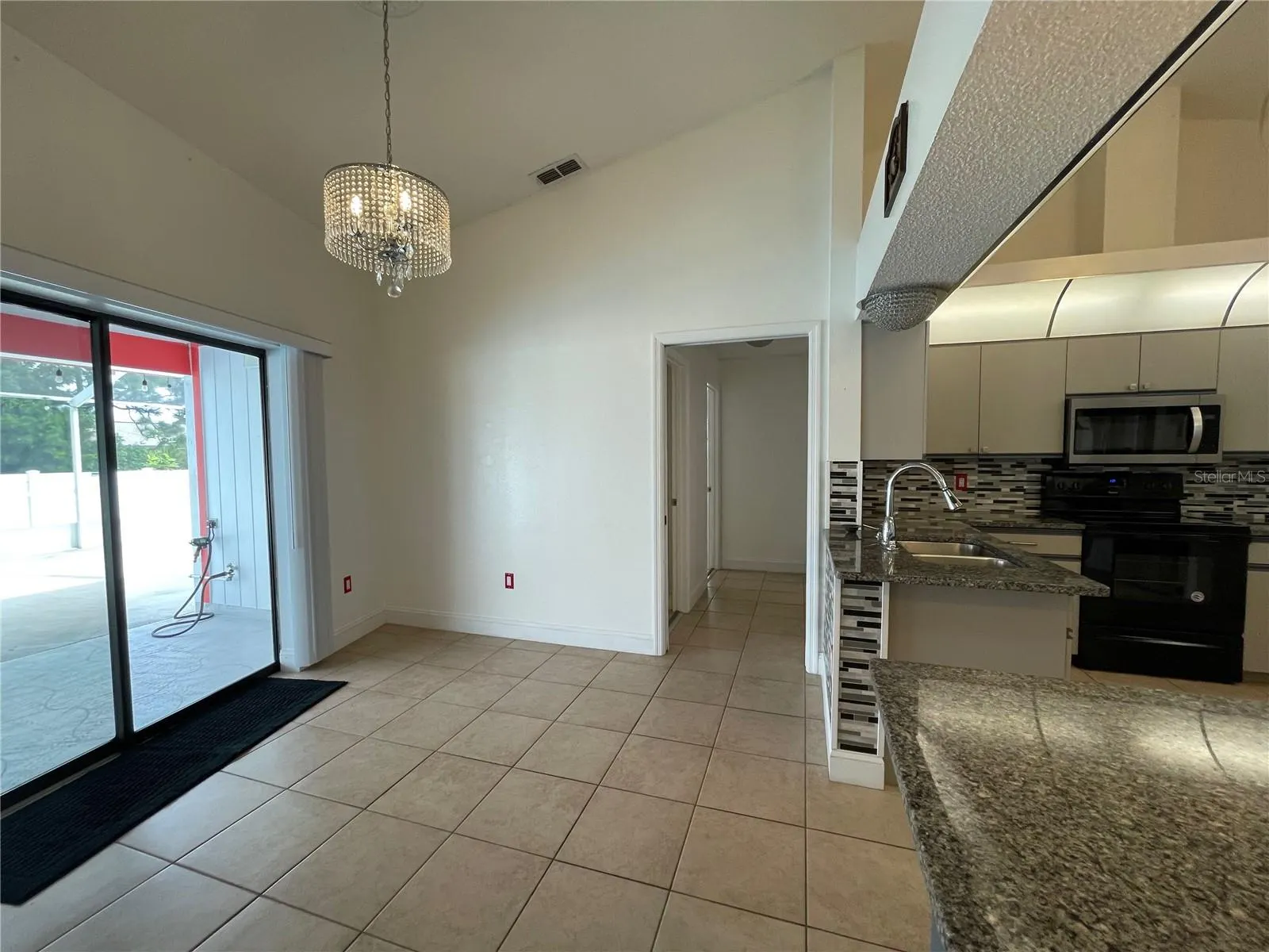 215 MARK TWAIN LN