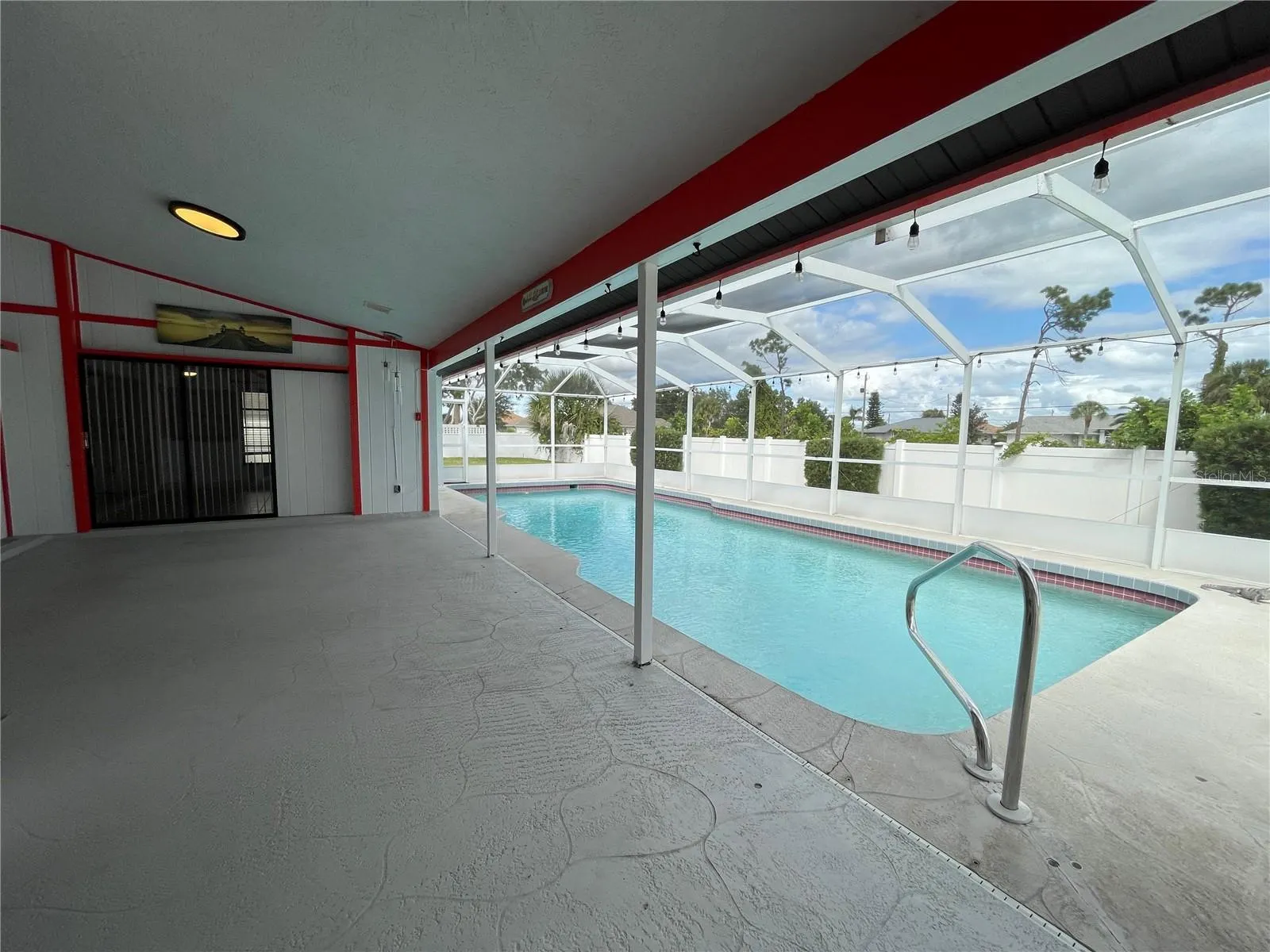 215 MARK TWAIN LN