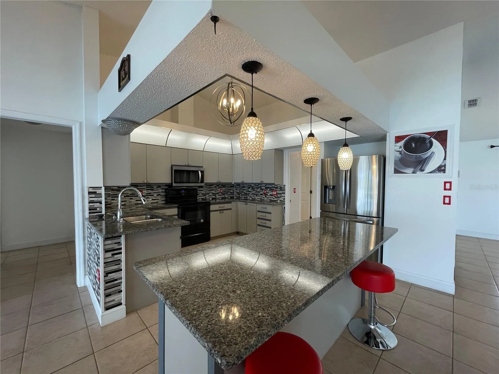 215 MARK TWAIN LN