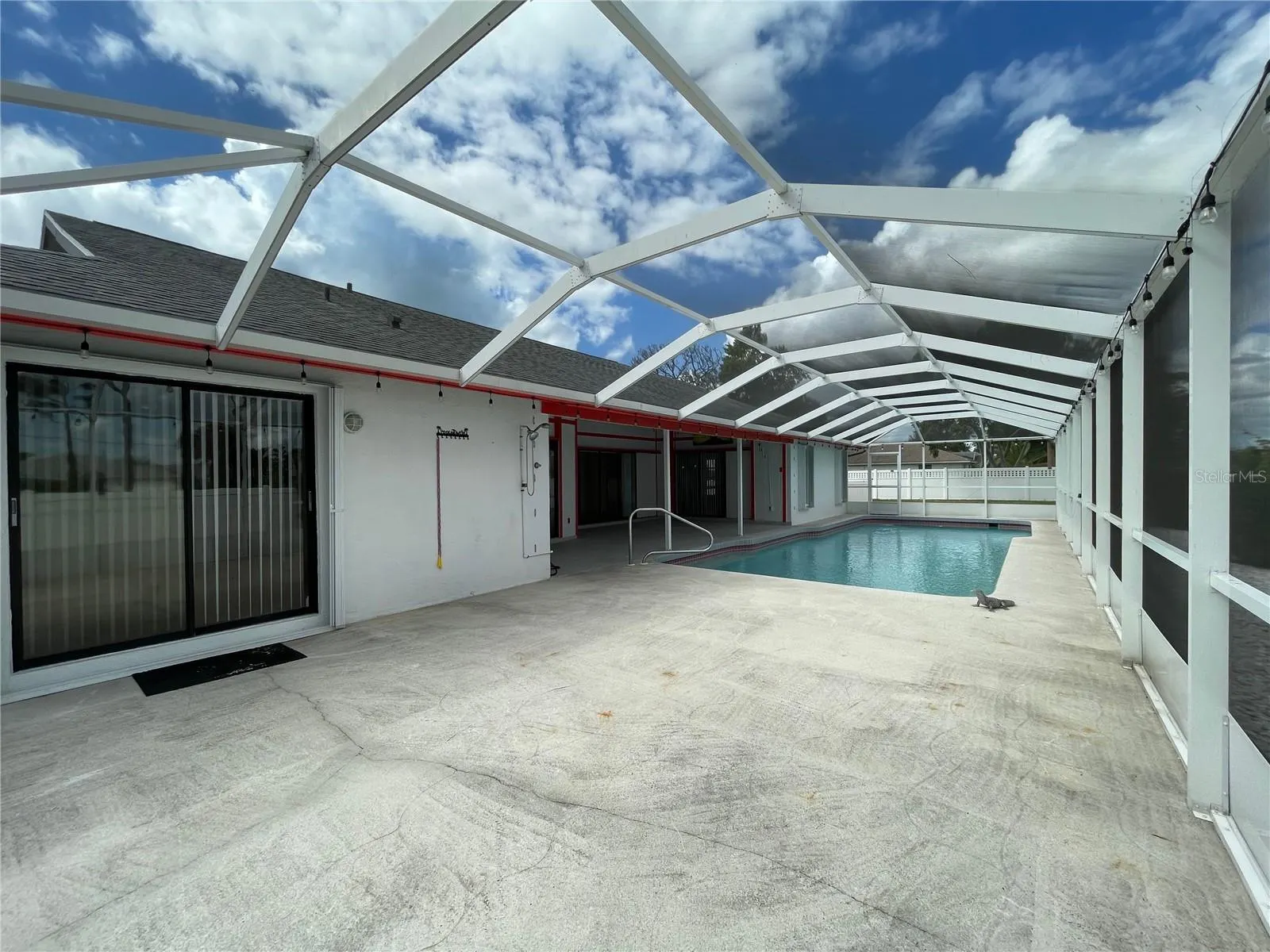215 MARK TWAIN LN