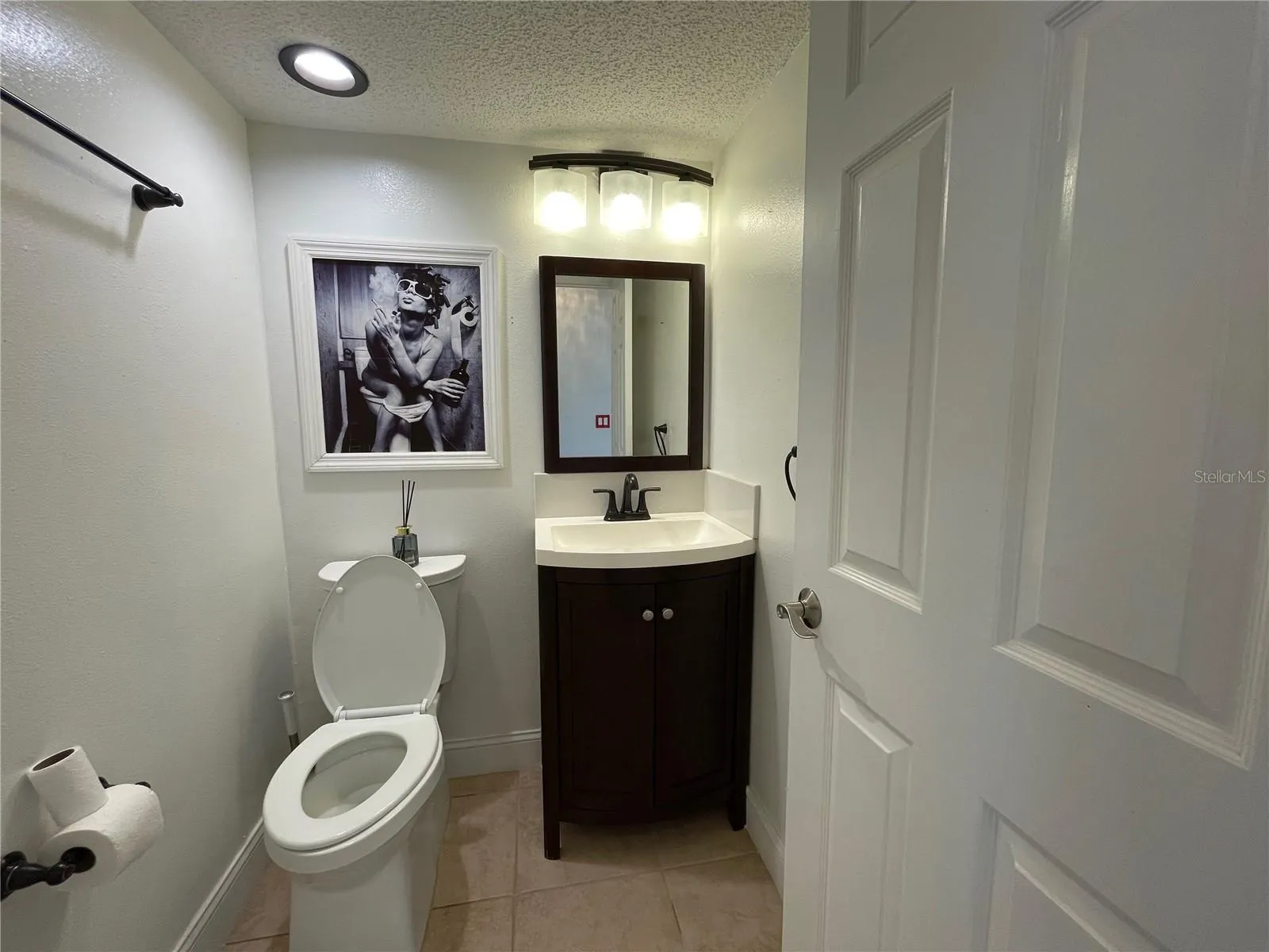 215 MARK TWAIN LN