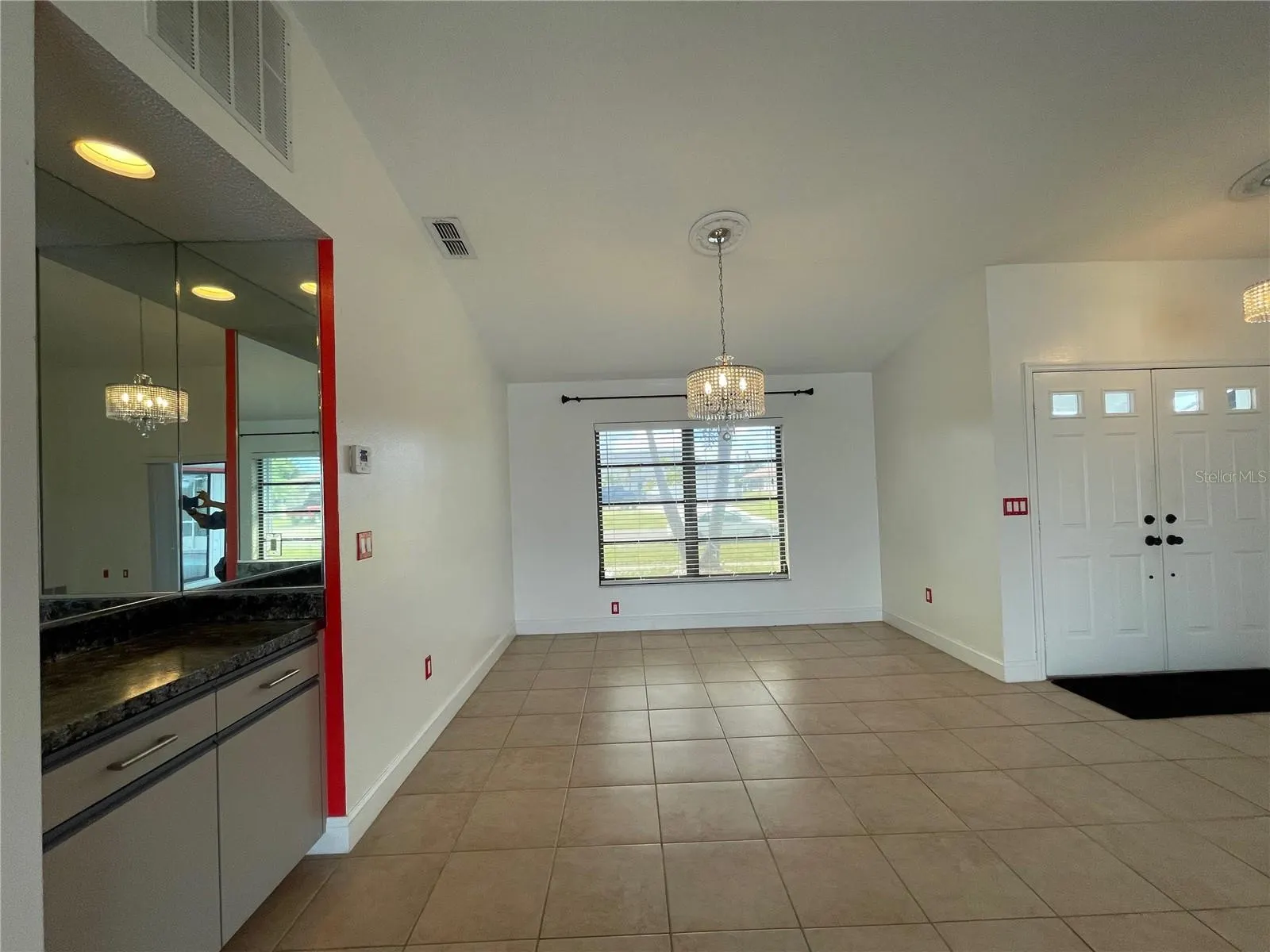 215 MARK TWAIN LN