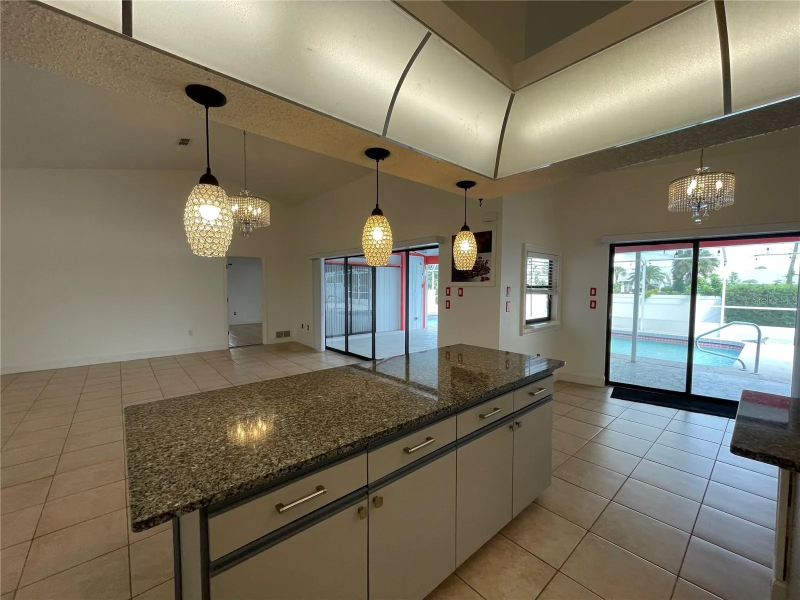 215 MARK TWAIN LN