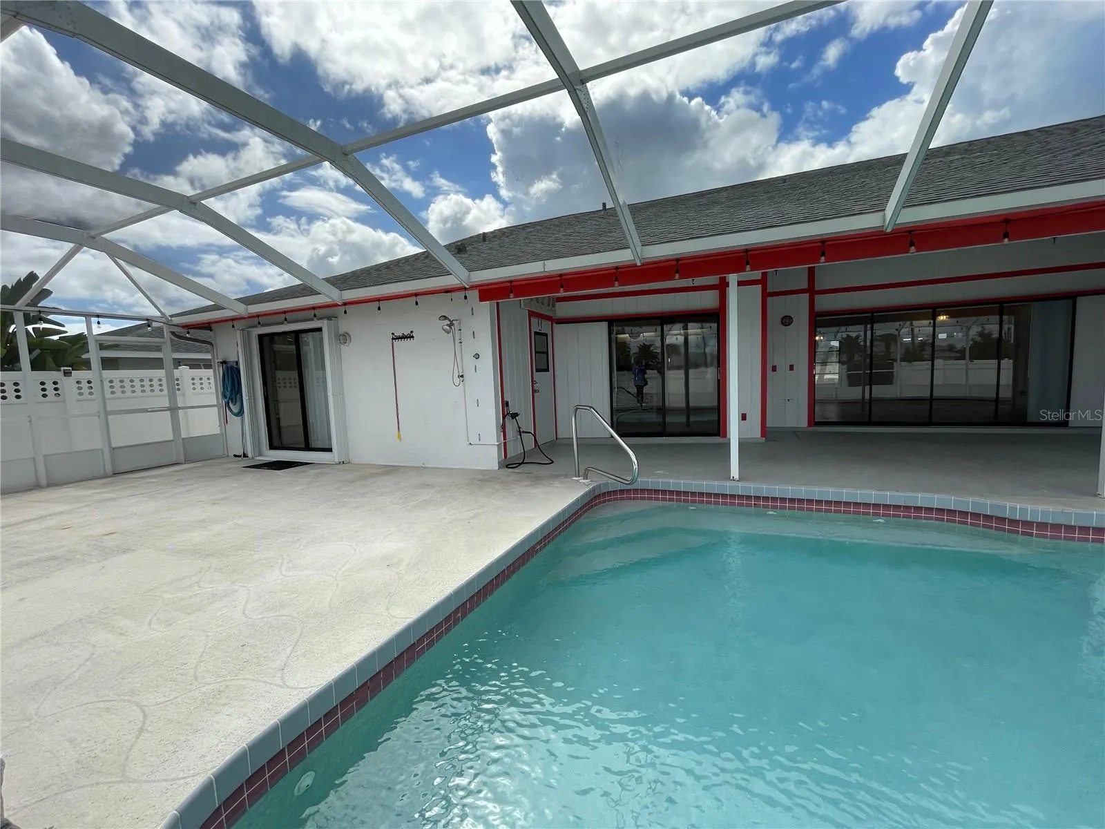215 MARK TWAIN LN
