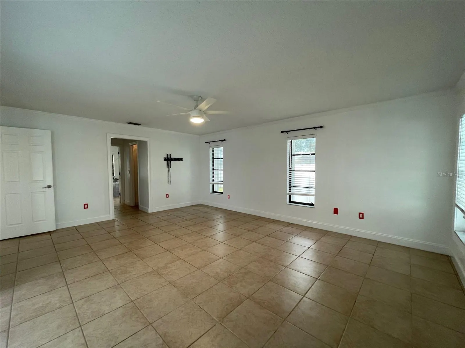 215 MARK TWAIN LN