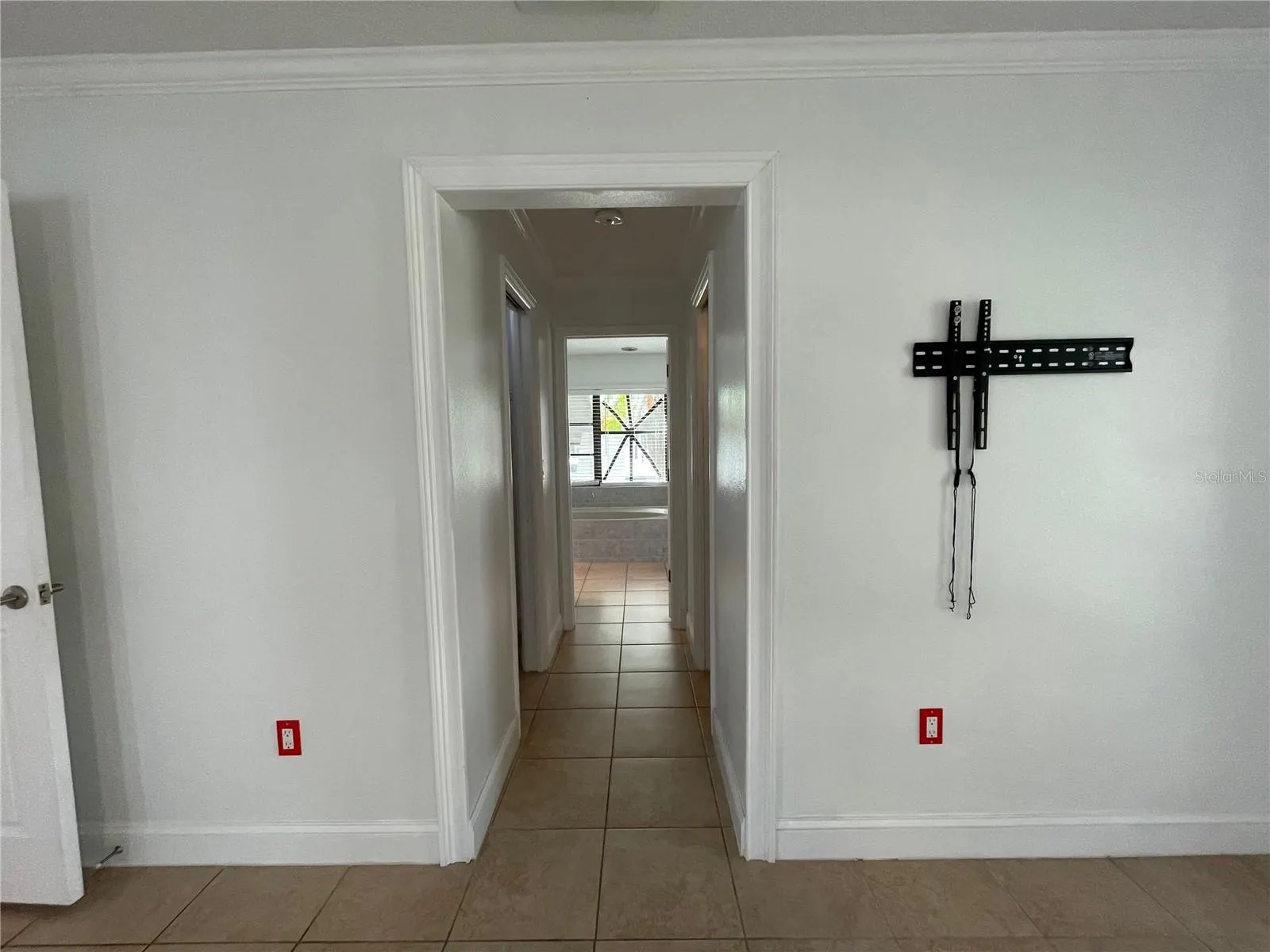 215 MARK TWAIN LN