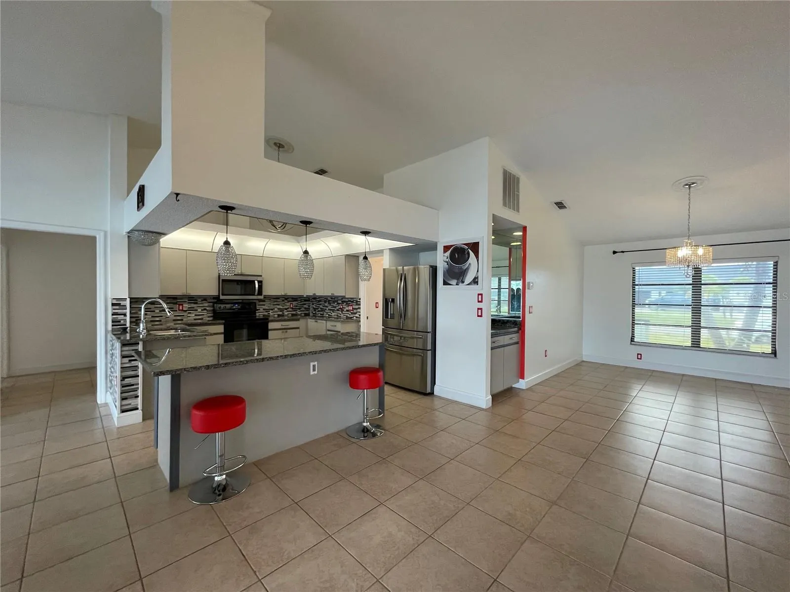 215 MARK TWAIN LN