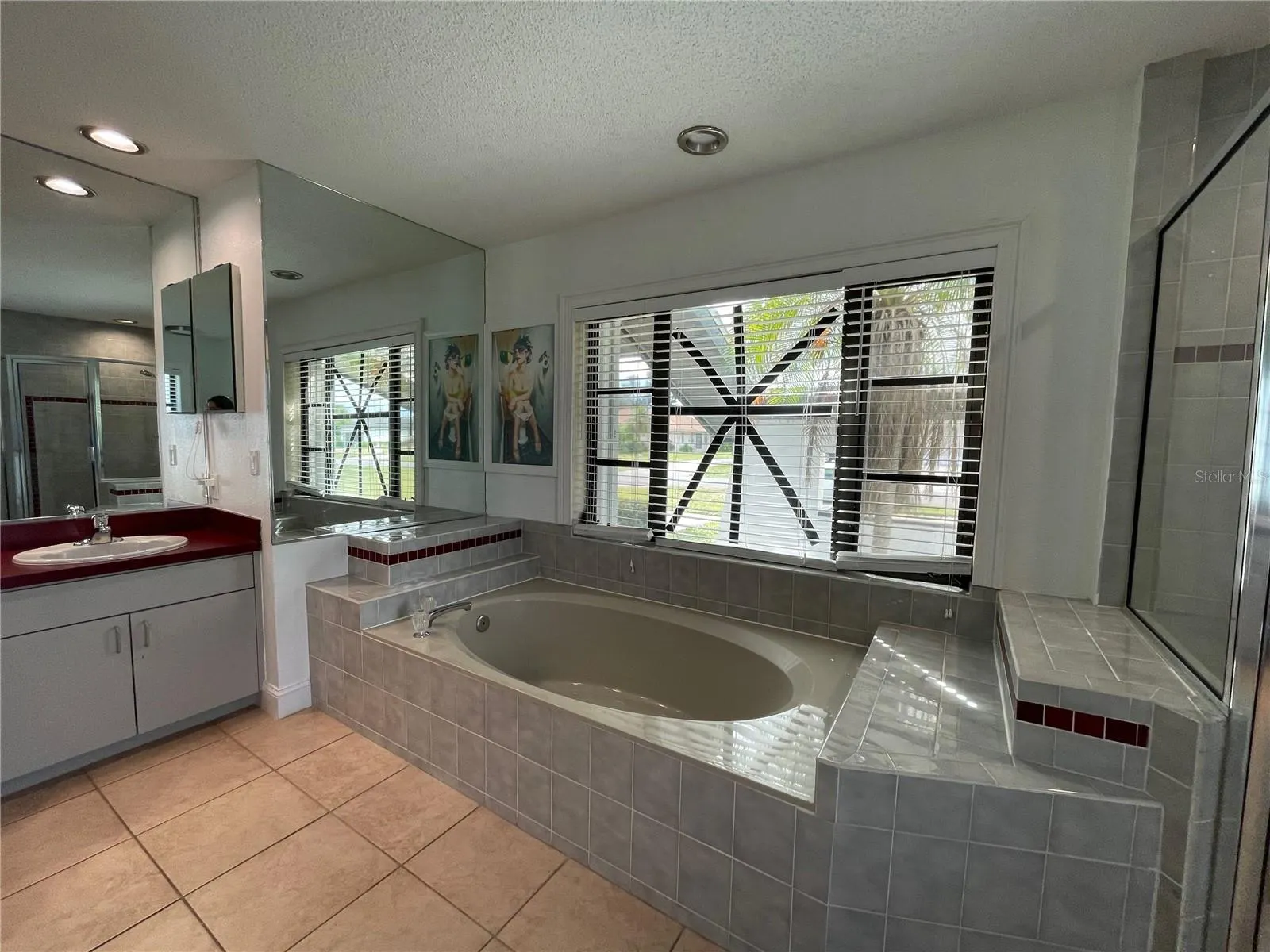 215 MARK TWAIN LN