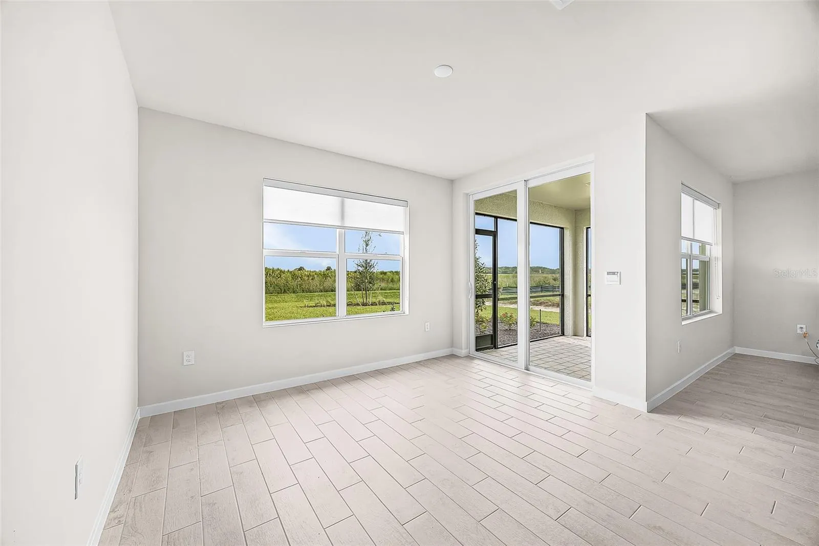 17892 SHADE TREE LOOP