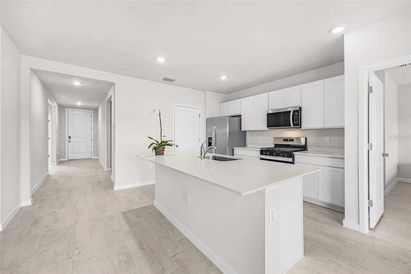 17892 SHADE TREE LOOP