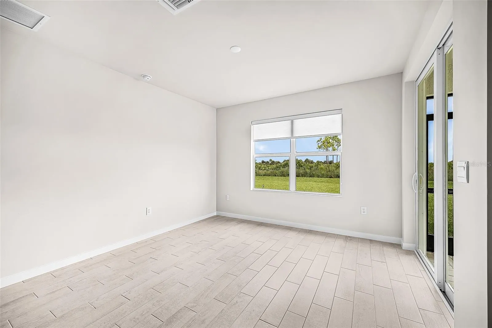 17892 SHADE TREE LOOP