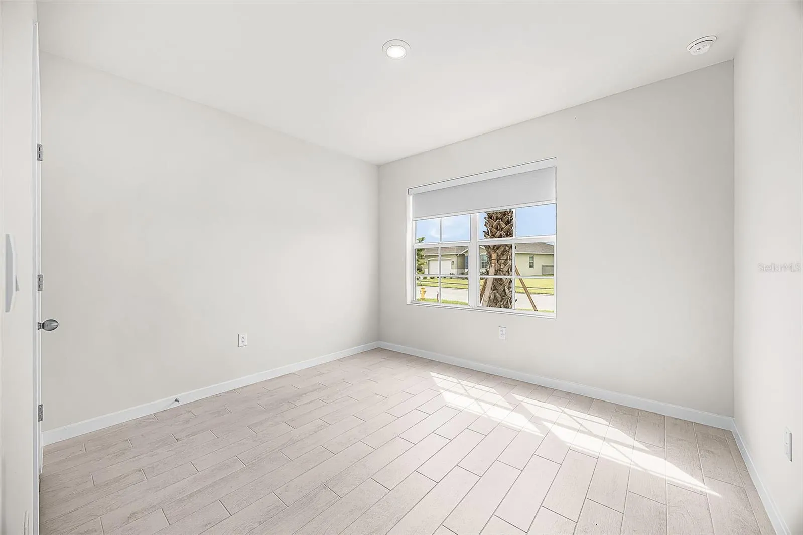 17892 SHADE TREE LOOP