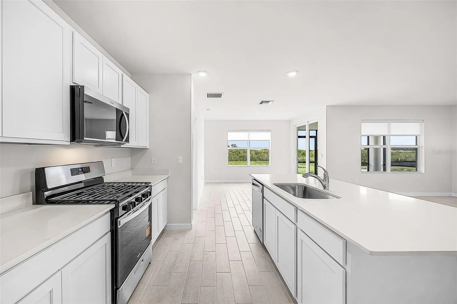 17892 SHADE TREE LOOP