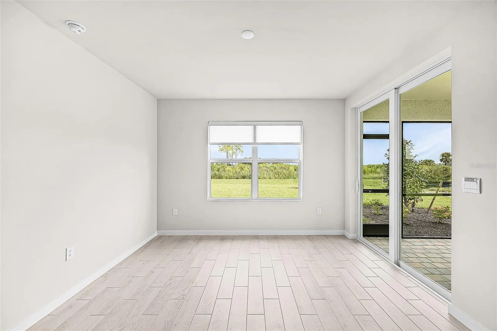 17892 SHADE TREE LOOP
