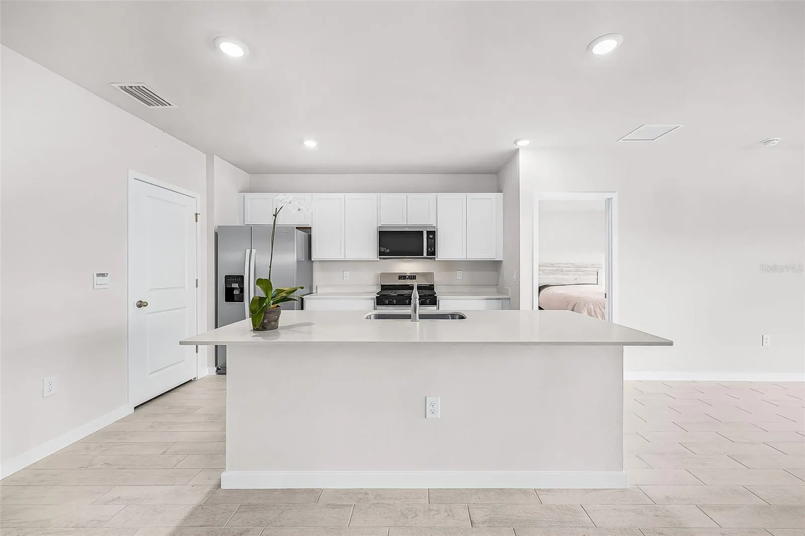 17892 SHADE TREE LOOP