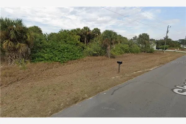 8049 Sherwood CIR, LABELLE FL 33935