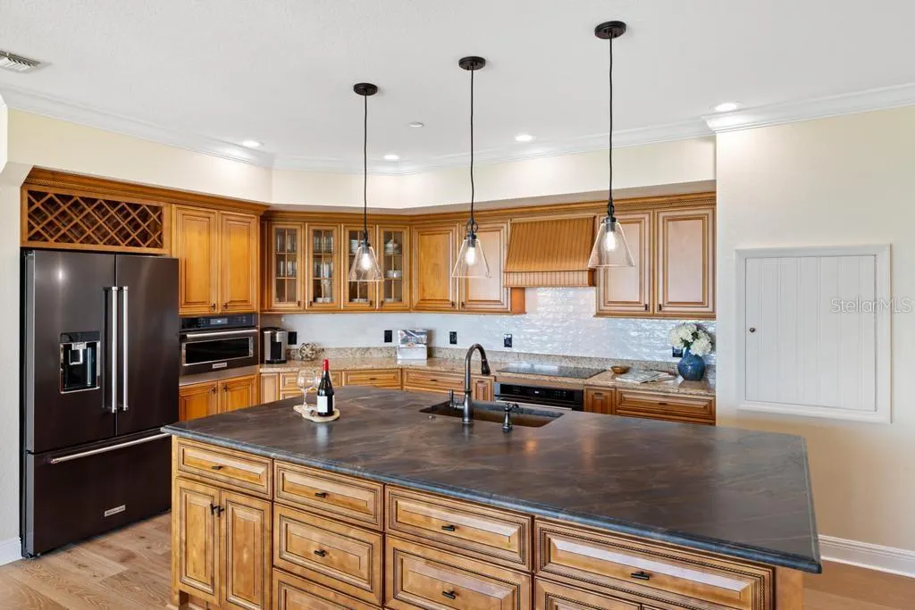 9781 EAGLE PRESERVE DR