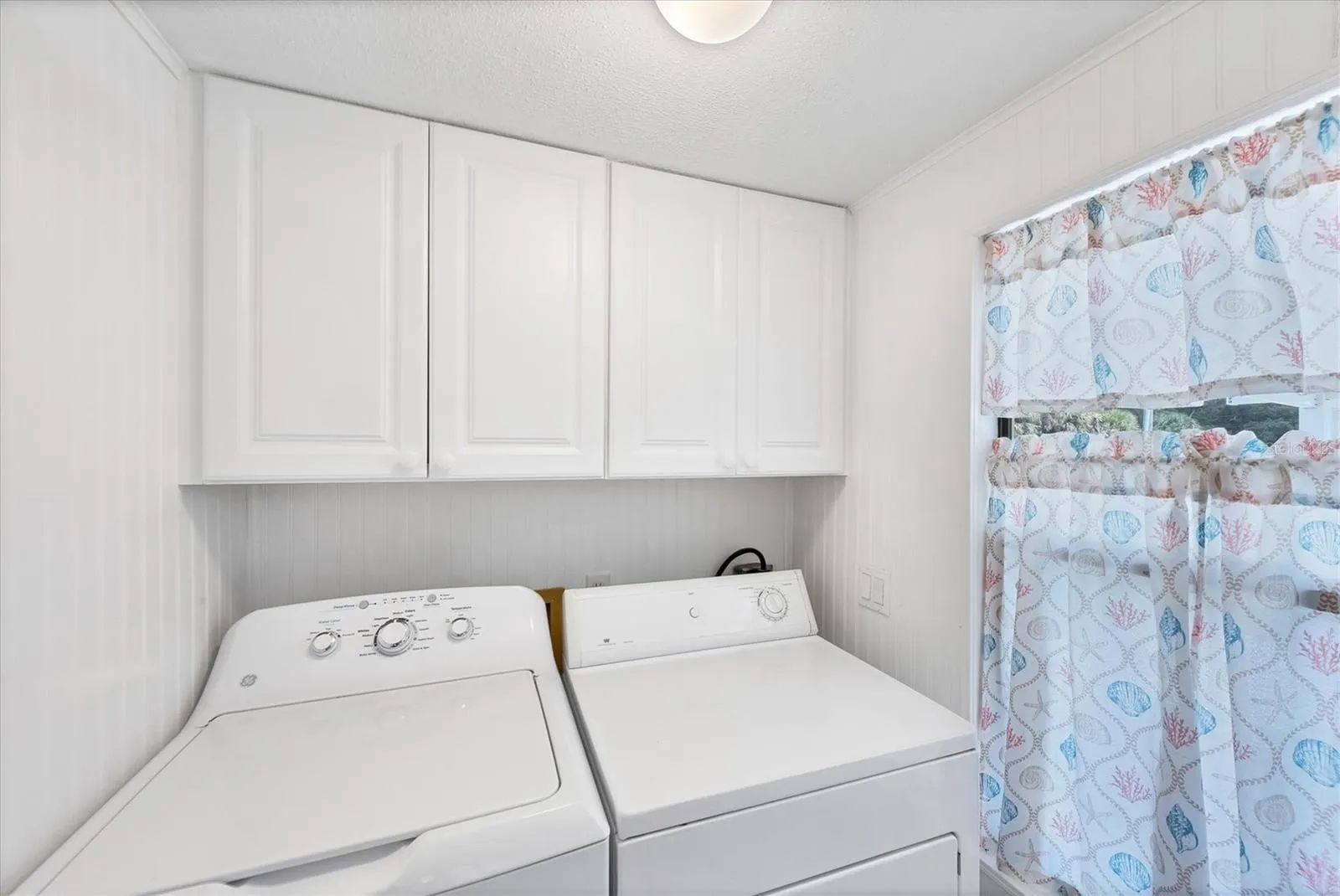 1200 SEAHORSE LN