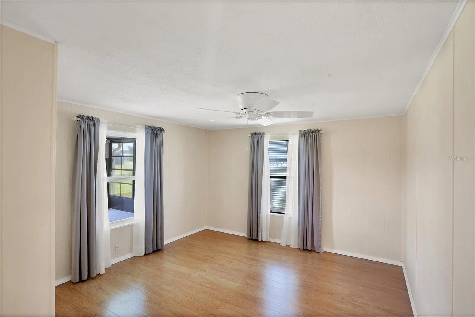 1200 SEAHORSE LN