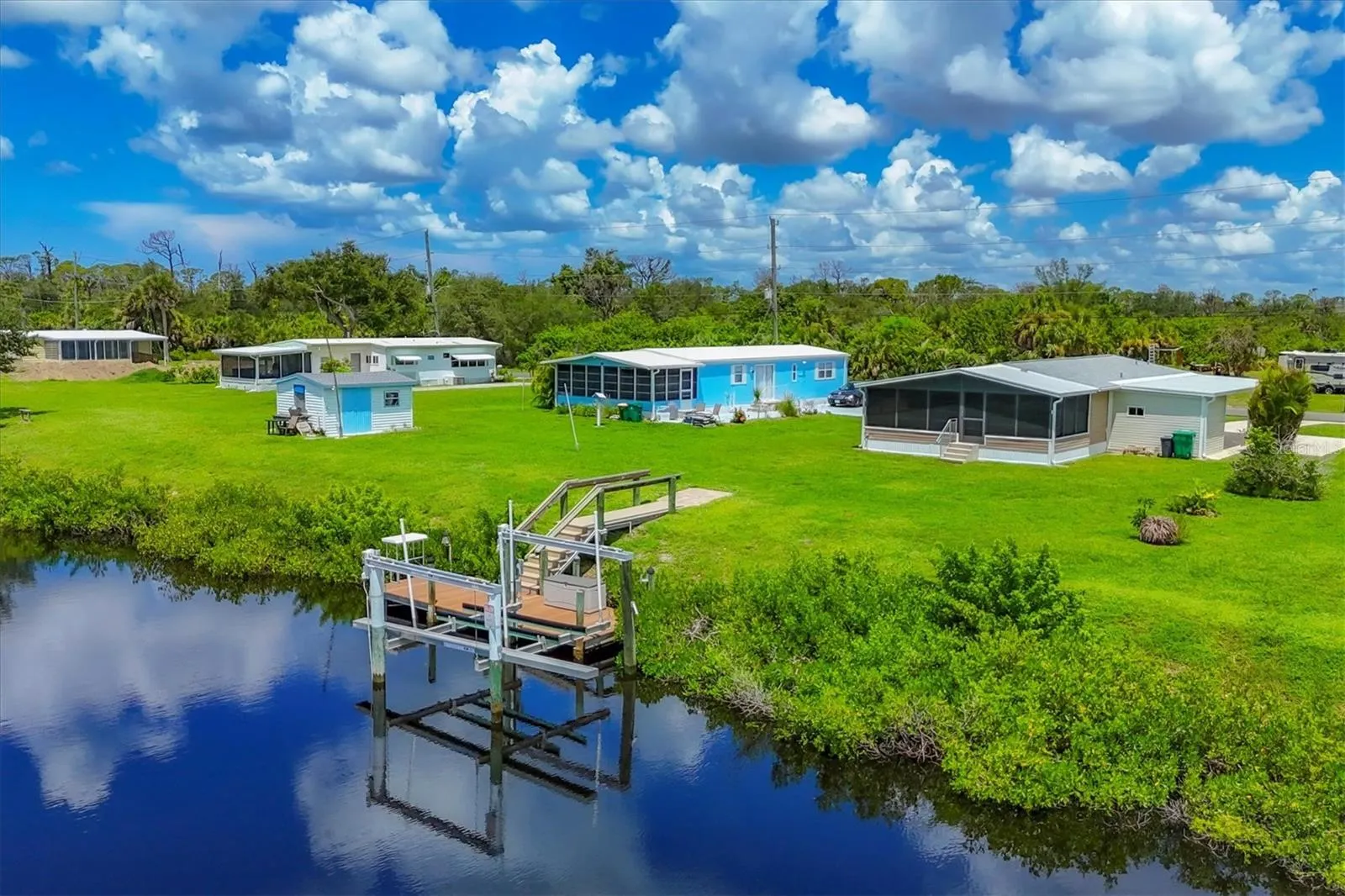 1200 SEAHORSE LN