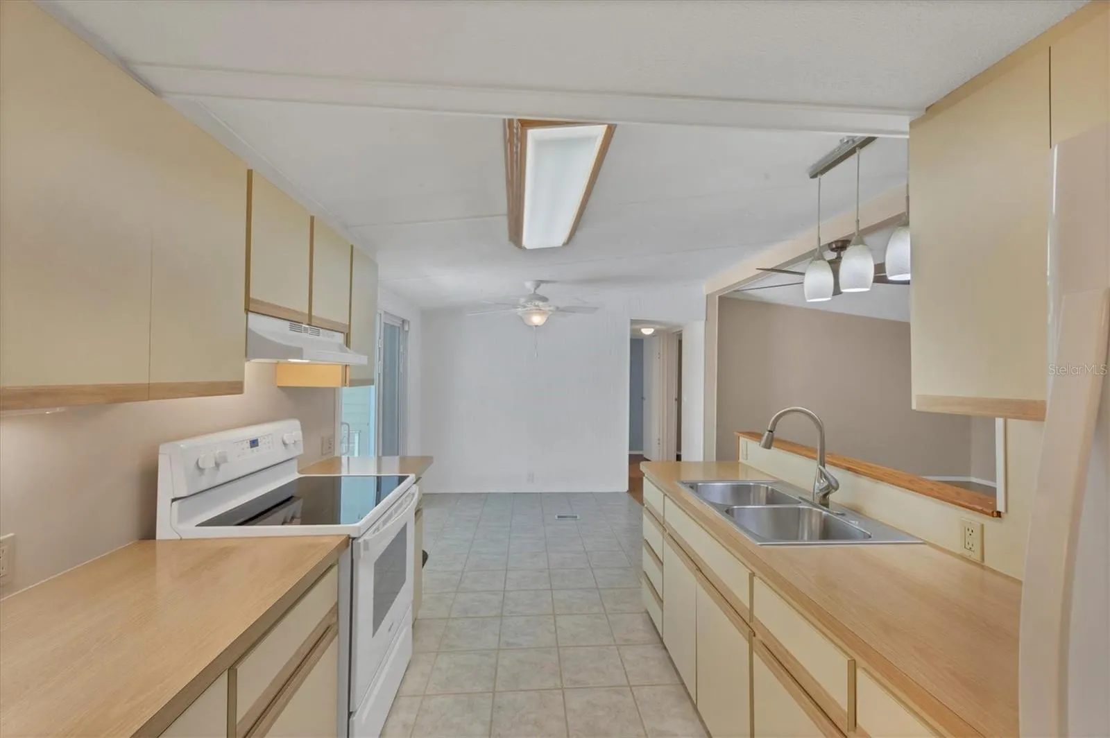 1200 SEAHORSE LN