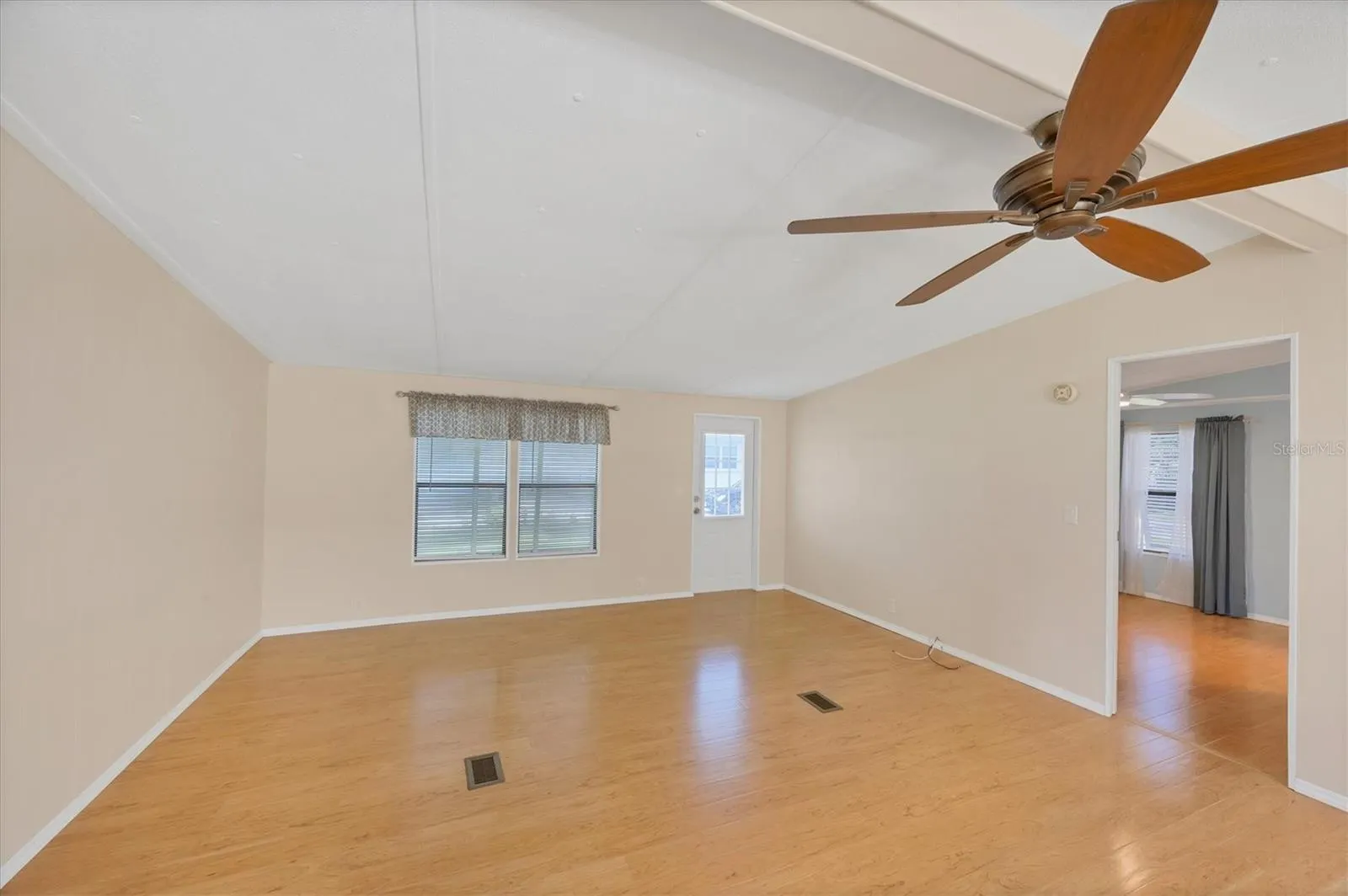 1200 SEAHORSE LN