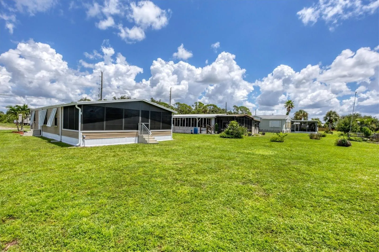 1200 SEAHORSE LN